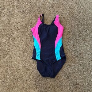 NWOT woman’s 1 piece bathing suit